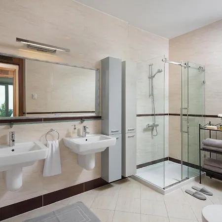 Arentz - Front Sea Apartment *