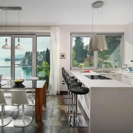 Arentz - Front Sea Apartment *