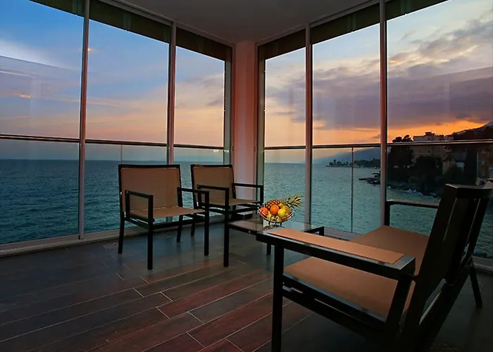 Arentz - Front Sea Apartman *